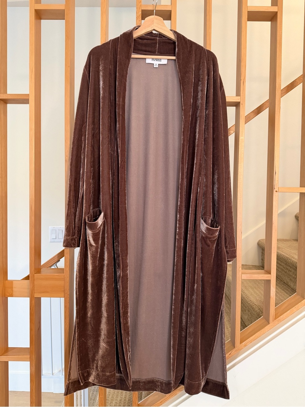 BB Dakota Long Velvet Robe - Medium